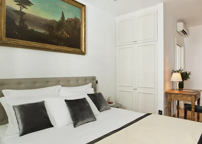 Garibaldi Piazza Di Spagna Roma