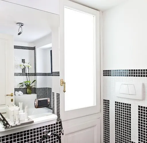 Garibaldi Piazza Di Spagna Roma