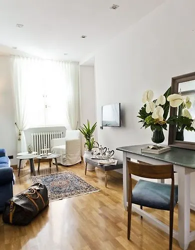 Garibaldi Piazza Di Spagna Pensión Roma