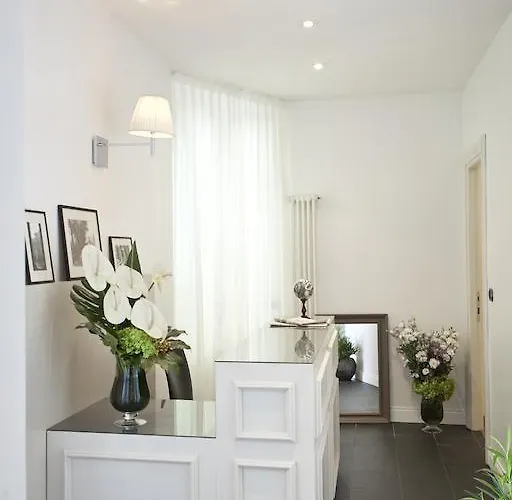 Garibaldi Piazza Di Spagna Pensión Roma