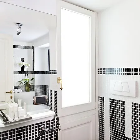 Garibaldi Piazza Di Spagna Рим